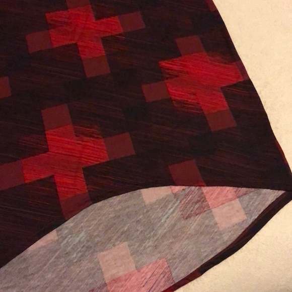 Lularoe Irma Oversized Tunic - Picture 4 of 6